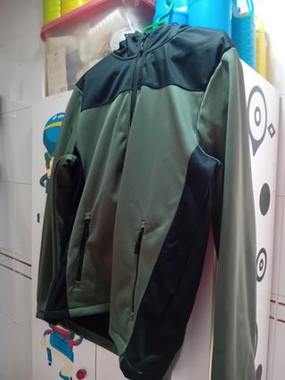 Forro polar negro y verde 5e