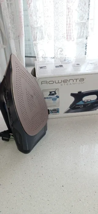 Plancha Rowenta Steamium Negra