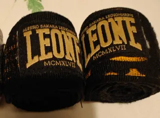 Guantes de boxeo Leone y complementos