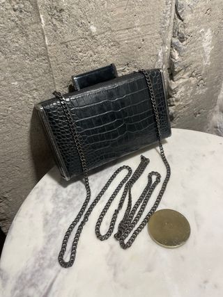 Bolso de mano negro efecto piel