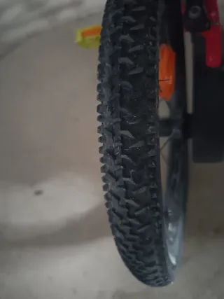 Bicicleta infantil Btwin Roja