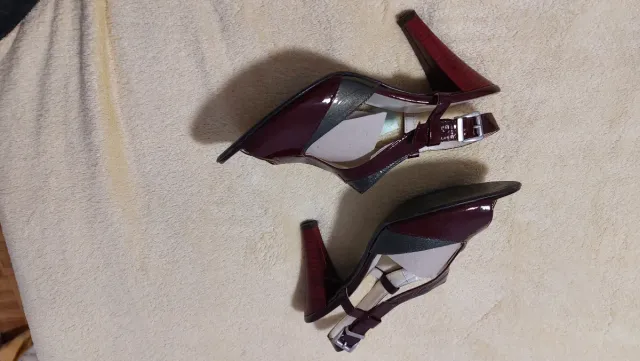 Zapatos de tacón negros talla 38