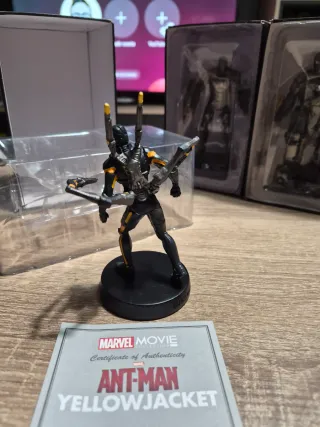 Figura Yellow Jacket Marvel Movie Collection