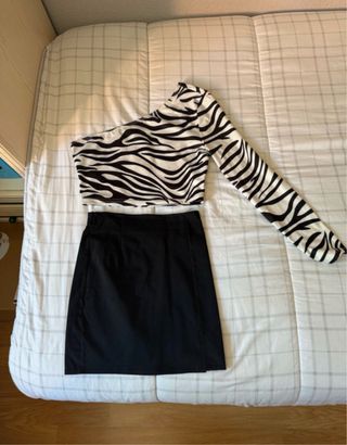 Top asimétrico estampado cebra