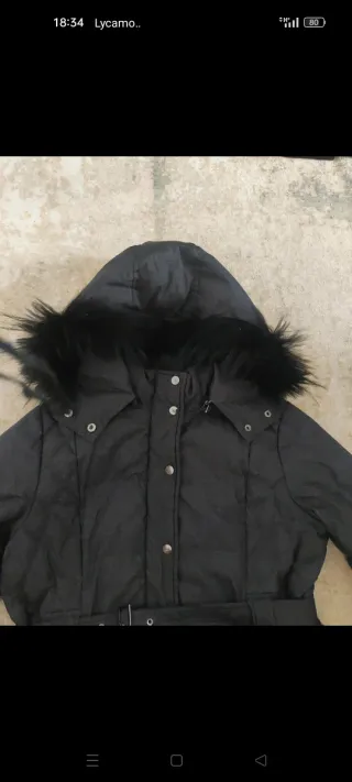 Chaqueta de mujer negra con capucha