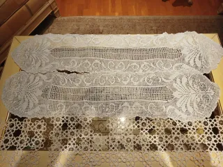 Caminos de mesa de ganchillo hechos a mano