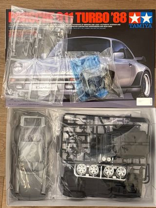 Tamiya Porsche 911 Turbo '88 Kit montaggio New!!