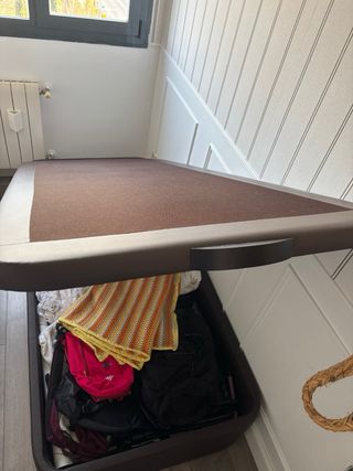 Canapé marrón juvenil