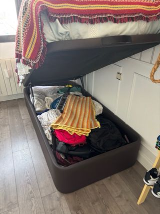 Canapé marrón juvenil