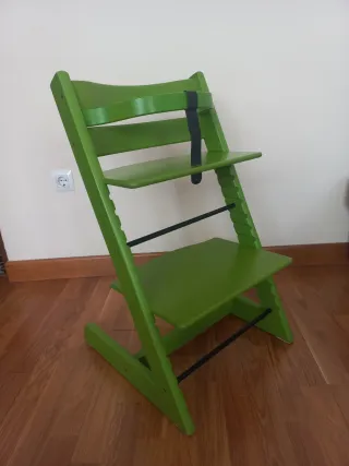 Trona Stokke y respaldo.