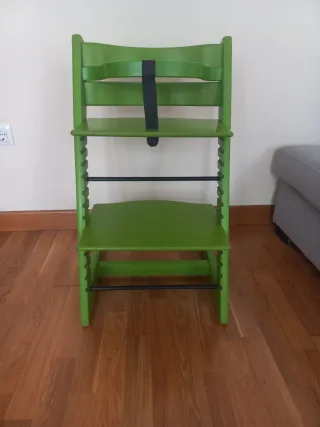 Trona Stokke y respaldo.