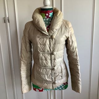 Chaqueta entallada cuello alto