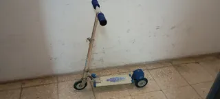 Patinete infantil con luces LED