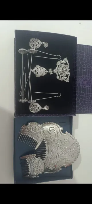 Tela fallera,manteletas,aderezo y peineta