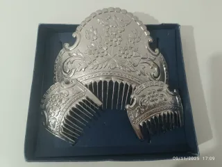 Tela fallera,manteletas,aderezo y peineta