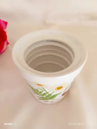 Vasetto ceramica decorato fiori e coccinella H&