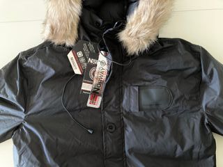 Geographical Norway. Parka negra. Talla L