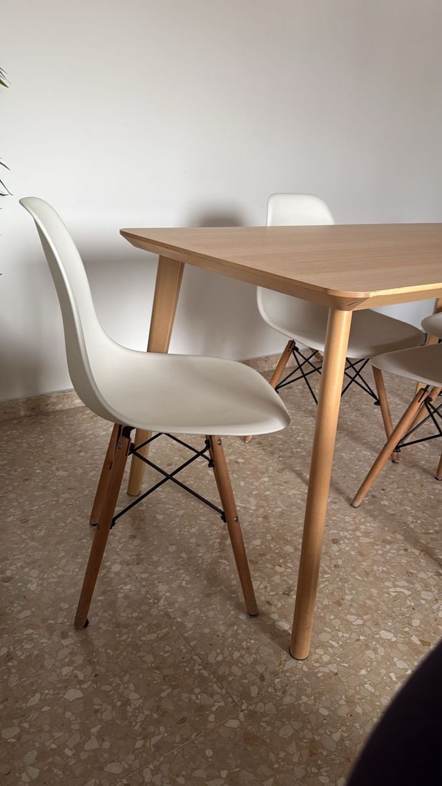 4 Sillas Nórdicas Blancas