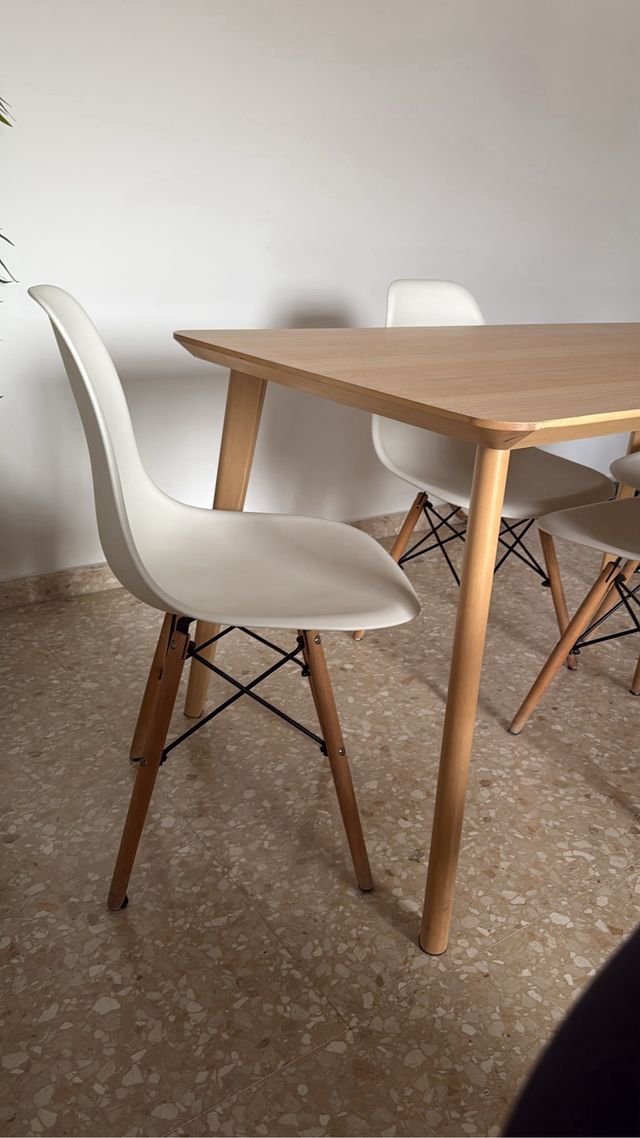 4 Sillas Nórdicas Blancas