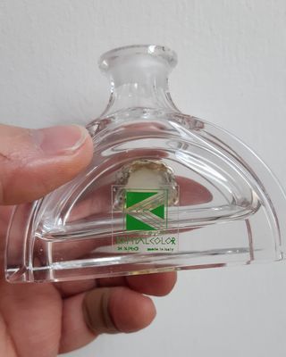 Flacone profumo vintage con decoro