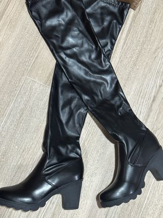 Botas altas negras talla 39