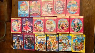 Lote DVDs Barbie y Scooby-Doo y Monster High.