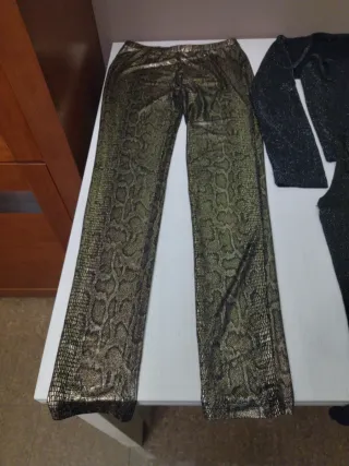 Traje de fiesta negro y dorado