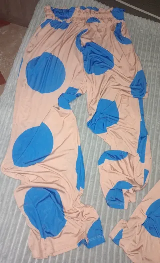 Conjunto de mujer con lunares