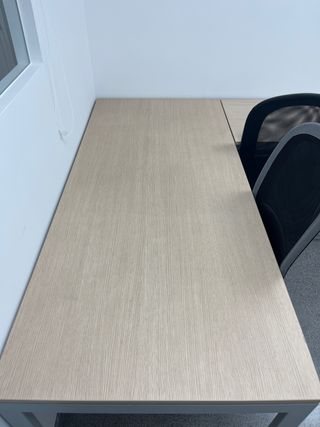 Tavolo ufficio a L con cassettiera