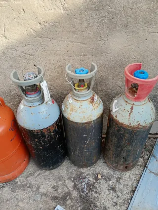 Botella carbónico vacía