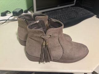 Botines beige/marrón con flecos