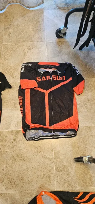 TODO el Lote ropa Ciclismo XXL( varias Prendas)