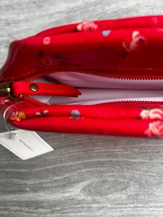 Neceser Cath Kidston Rojo Estampado Flores.