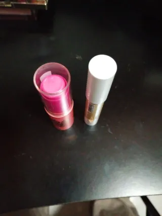 Iluminador y bronceador en crema rosa y dorado