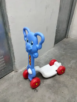 Patinete infantil elefante azul
