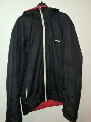 Chaqueta Quechua Negra y Roja