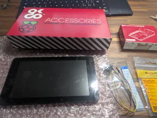 Raspberry Pi 4 4GB e Raspberry Pi 3 display