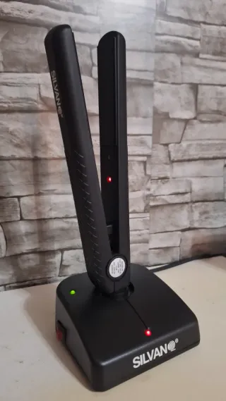 Plancha de pelo Silvan inalámbrica