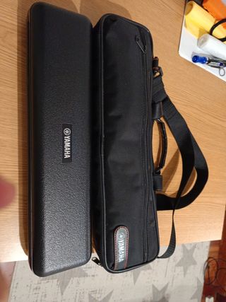 Flauta travesera Yamaha 261 + estuche +bandolera