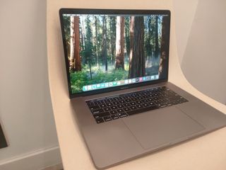 MACBOOK PRO 15'' 2019 i9/32GB RAM/1TB