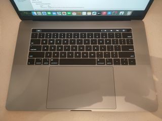 MACBOOK PRO 15'' 2019 i9/32GB RAM/1TB