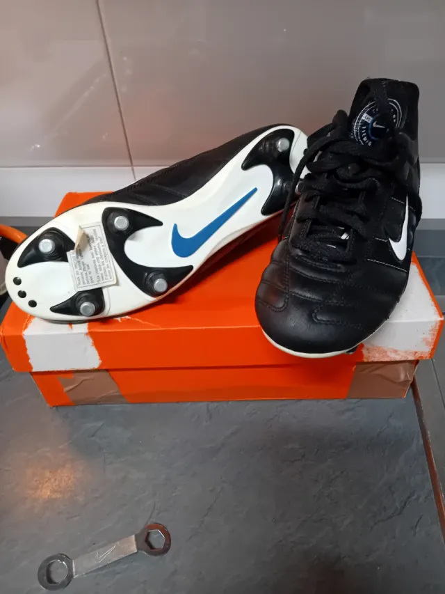 Botas de fútbol Nike Negras copa mundial