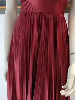 Abito lungo metallizzato rosso plissé
