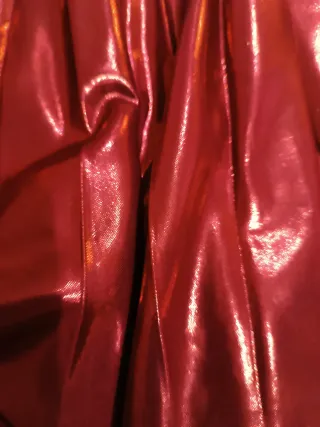 Abito lungo metallizzato rosso plissé