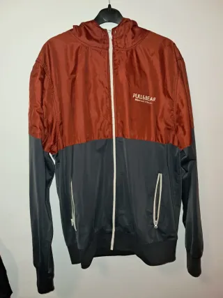 Chaqueta Pull&Bear bicolor con capucha