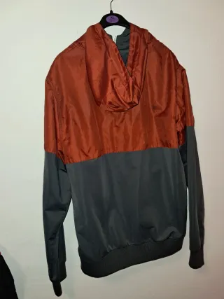 Chaqueta Pull&Bear bicolor con capucha