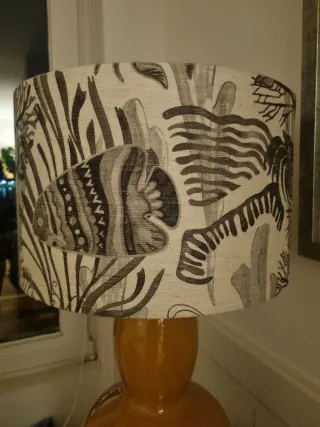 Lámpara de mesa de cerámica