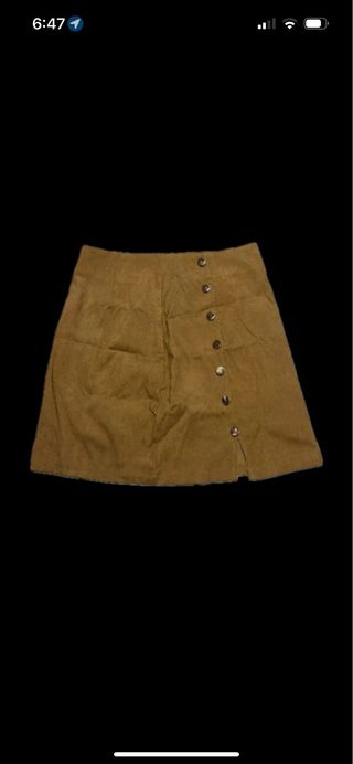 Gonna marrone con bottoni