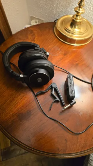 Guitarra Eléctrica Negra Squier Stratocaster