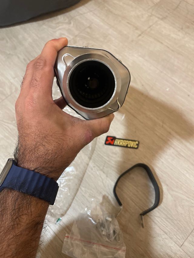 Escape Akrapovič Carbono Moto